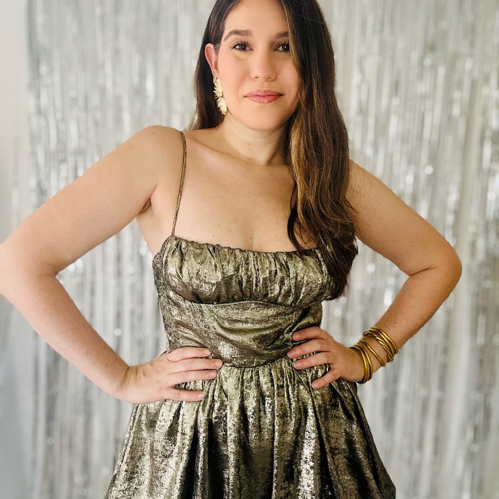 Elegant Metallic Dress - Picture 3 of 3